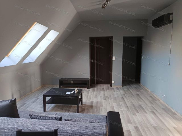 Eladó téglalakás, Szolnokon 39.9 M Ft, 2 szobás