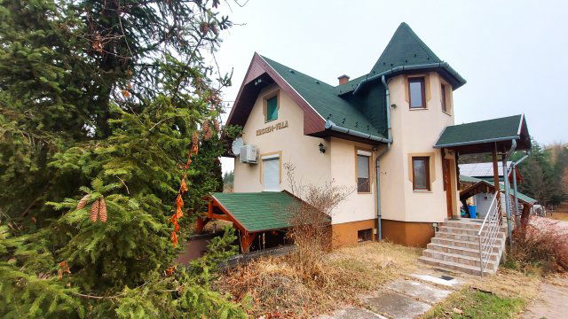 Eladó családi ház, Domonyban 97.9 M Ft, 4 szobás