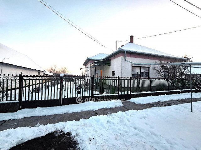 Eladó családi ház, Körösladányban 14.9 M Ft, 2 szobás