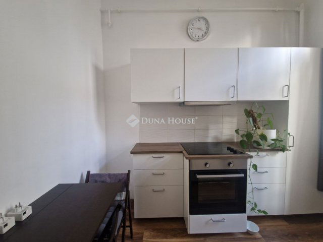 Kiadó téglalakás, albérlet, Budapesten, VII. kerületben