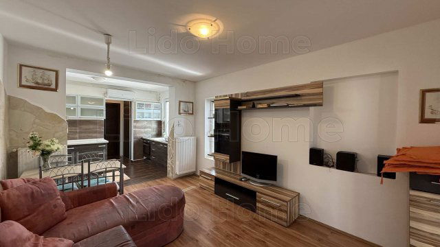 Eladó nyaraló, Balatonfenyvesen 46 M Ft, 2 szobás