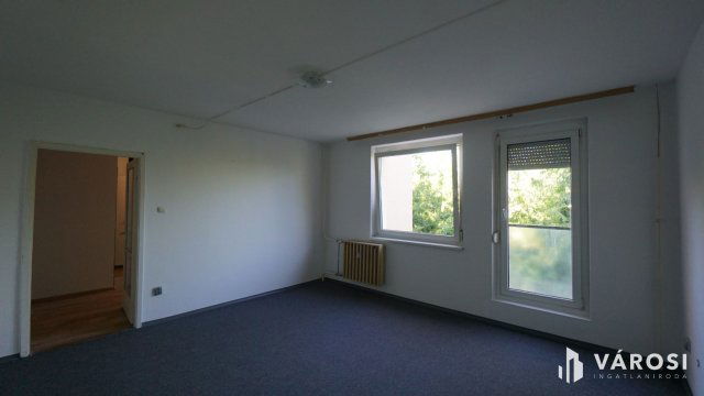 Eladó panellakás, Ajkán 29.9 M Ft, 2 szobás