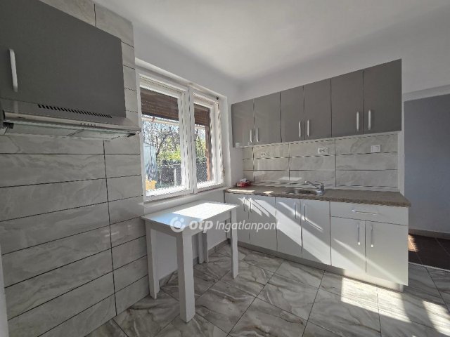 Eladó családi ház, Mezőhegyesen 20 M Ft, 2 szobás