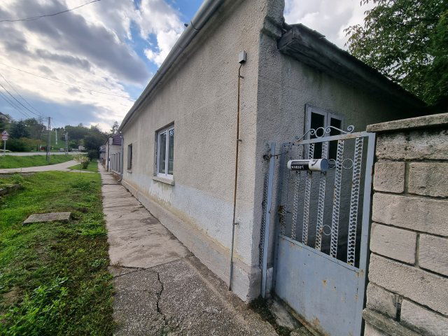 Eladó családi ház, Tarjánon 31.5 M Ft, 3 szobás