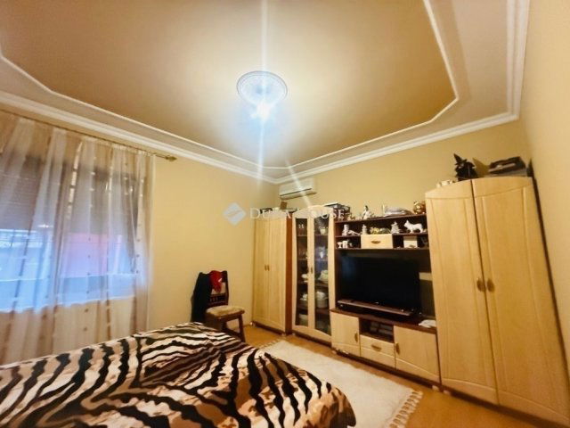 Eladó családi ház, Vecsésen 129.9 M Ft, 3 szobás