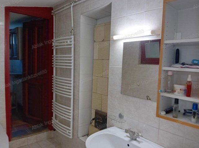 Kiadó családi ház, albérlet, Kecskeméten 100 E Ft / hó