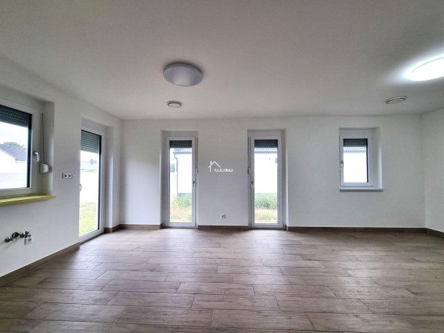 Eladó családi ház, Lipóton 75 M Ft, 3 szobás