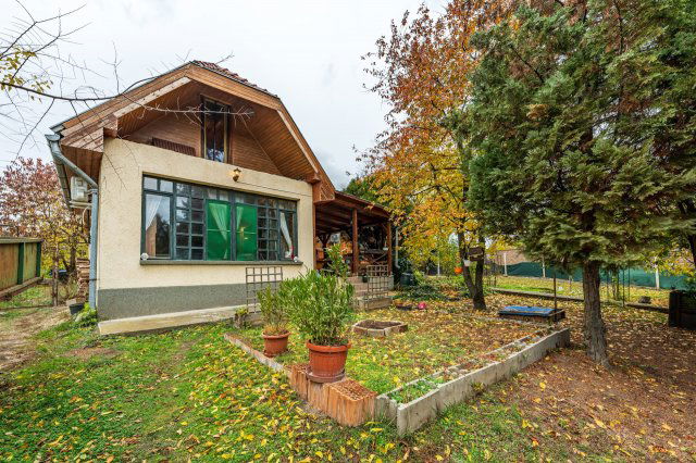 Eladó családi ház, Pécelen 160 M Ft, 4 szobás