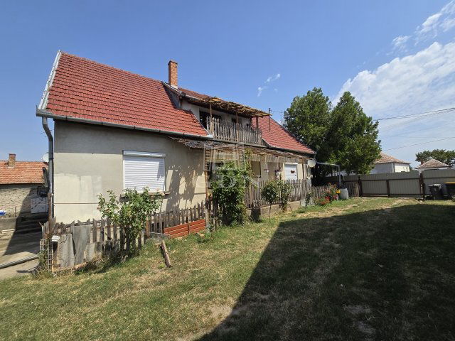 Eladó családi ház, Bácsalmáson 26.5 M Ft, 4 szobás