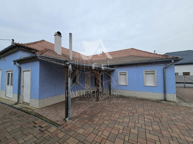 Eladó családi ház, Tiszavárkonyban 58 M Ft, 5 szobás