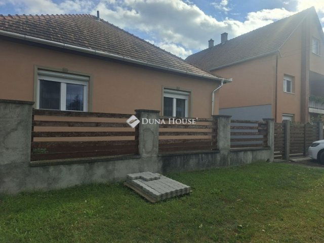 Eladó családi ház, Bagon 86 M Ft, 3 szobás