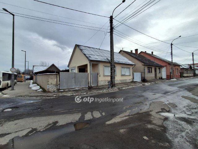 Eladó családi ház, Szécsényen 39 M Ft, 3 szobás