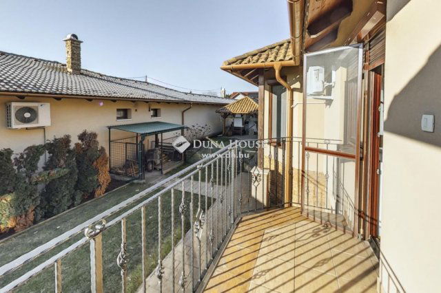 Eladó családi ház, Kecskéden 154.9 M Ft, 5 szobás