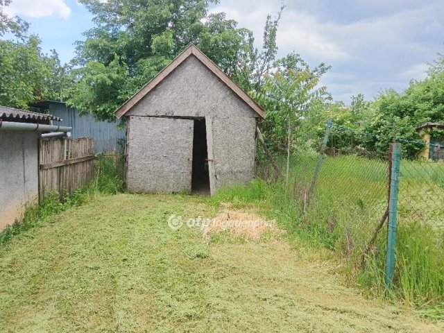Eladó családi ház, Kengyelen 15.2 M Ft, 2 szobás
