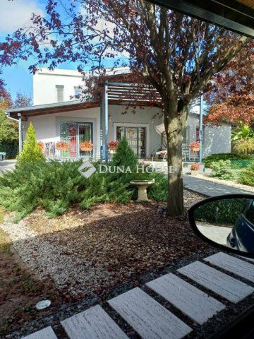 Eladó családi ház, Budapesten, XXII. kerületben, Dukát utcában