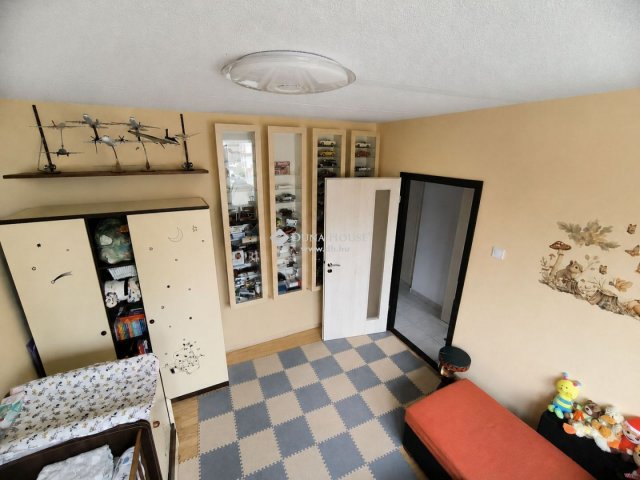 Eladó panellakás, Szentendrén 77.7 M Ft, 2 szobás