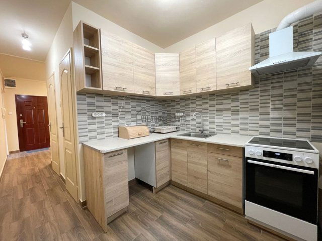 Eladó panellakás, Debrecenben 69.9 M Ft, 3 szobás