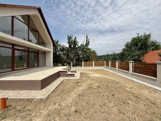Eladó családi ház, Orfűn 115 M Ft, 4 szobás