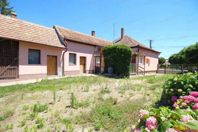 Eladó családi ház, Sopronnémetiben 34.8 M Ft, 2 szobás