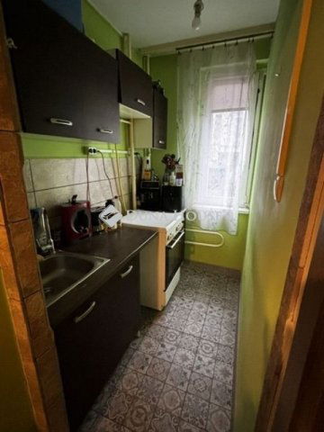 Eladó panellakás, Debrecenben 49.9 M Ft, 2 szobás