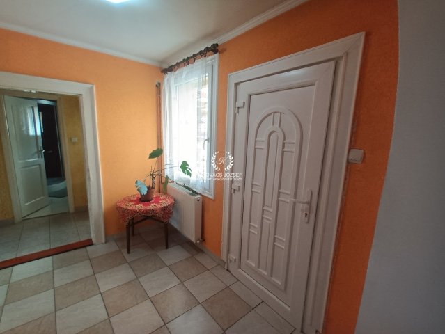 Eladó családi ház, Ózdon 24.9 M Ft, 3 szobás