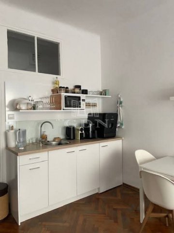 Eladó téglalakás, Budapesten, V. kerületben 54.9 M Ft, 1 szobás