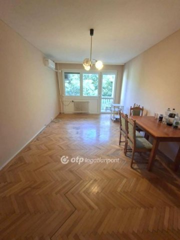 Eladó panellakás, Százhalombattán 69.9 M Ft, 3 szobás