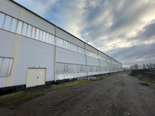 Eladó ipari ingatlan, Kisapostagon 1155 M Ft / költözzbe.hu