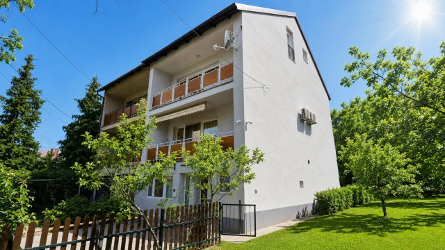 Eladó sorház, Balatonfüreden 197 M Ft, 9 szobás