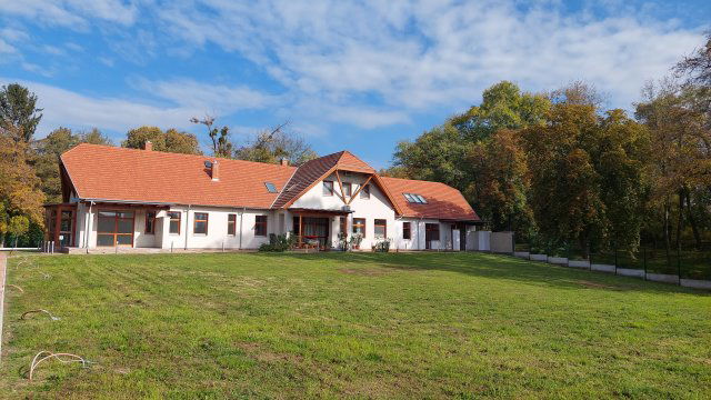 Eladó téglalakás, Dombóváron 59 M Ft, 4+1 szobás