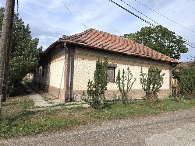 Eladó családi ház, Kunszentmártonban 19 M Ft, 3 szobás