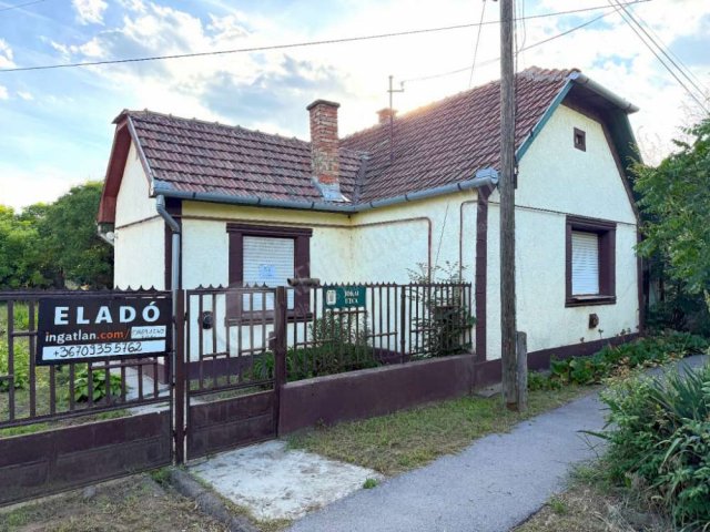 Eladó családi ház, Kálban, Jókai utcában 9 M Ft, 2+1 szobás