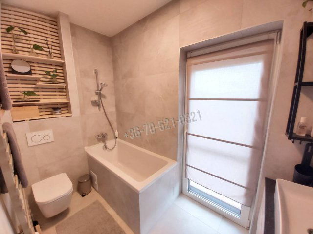 Eladó téglalakás, Pécsett 99.99 M Ft, 4 szobás