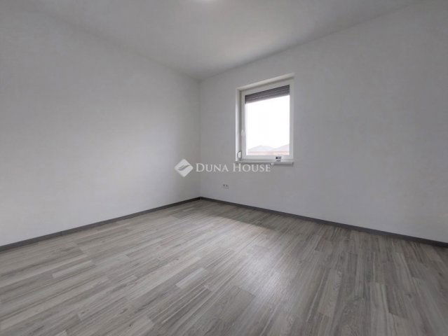 Eladó sorház, Budapesten, XVIII. kerületben 139.9 M Ft, 4 szobás