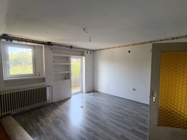 Eladó családi ház, Zircen 82.9 M Ft, 4+3 szobás