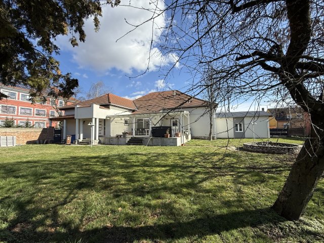 Eladó családi ház, Szentlőrincen 119 M Ft, 4+2 szobás