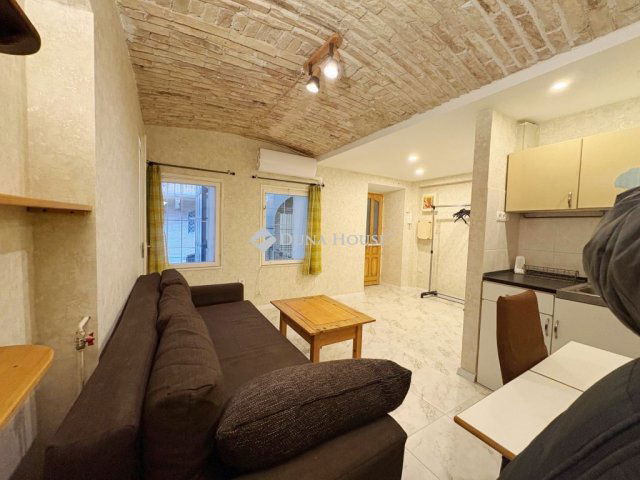 Eladó téglalakás, Budapesten, VI. kerületben, Teréz körúton