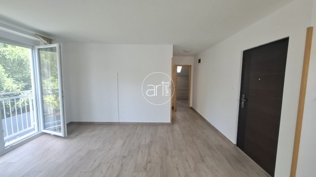 Kiadó téglalakás, albérlet, Szegeden, Gyöngytyúk utcában