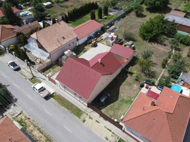 Eladó családi ház, Hatvanban 85 M Ft, 3+1 szobás