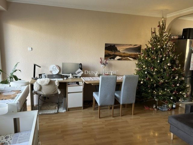 Eladó téglalakás, Budapesten, XVIII. kerületben 93 M Ft