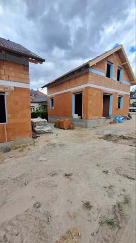 Eladó ikerház, Gödöllőn 115 M Ft, 4 szobás