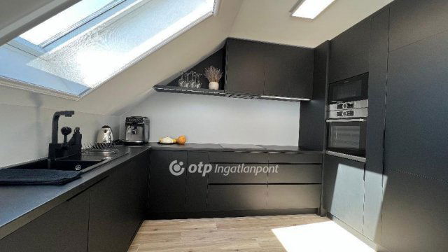 Eladó téglalakás, Gyöngyösön 75.3 M Ft, 4+1 szobás