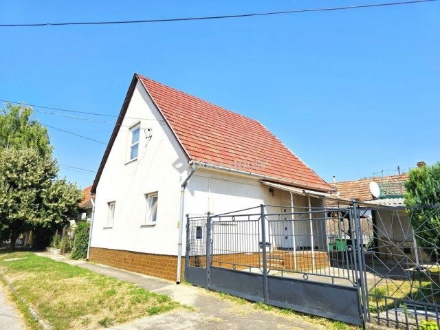 Eladó családi ház, Siklóson 38.9 M Ft, 3 szobás