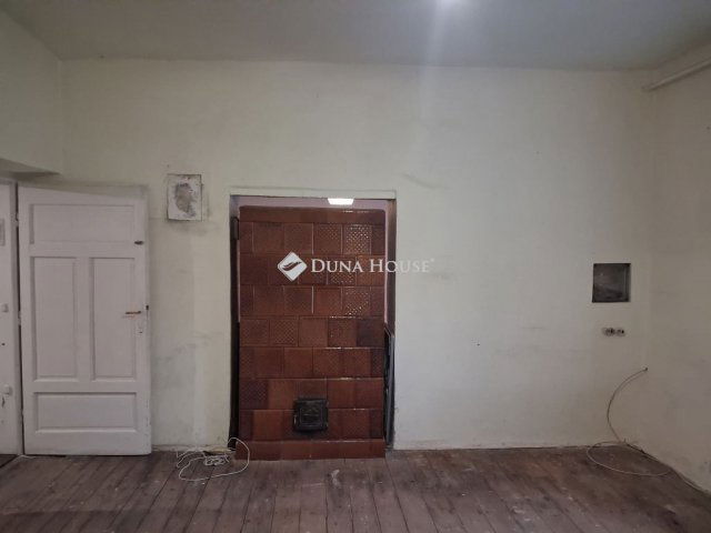 Eladó családi ház, Velencén, Kossuth utcában 65 M Ft, 2 szobás