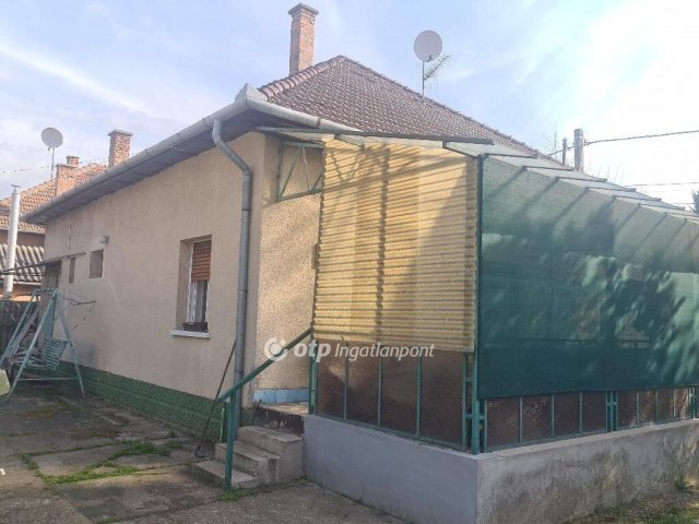 Eladó családi ház, Taksonyon 64.9 M Ft, 3 szobás