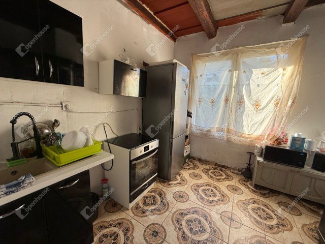 Eladó családi ház, Pákán 5.9 M Ft, 2 szobás