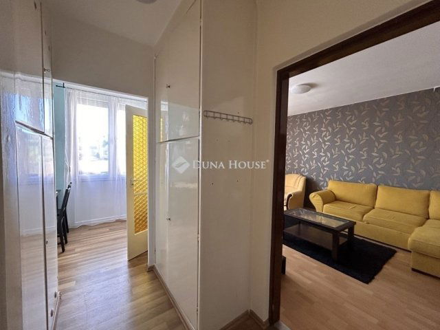 Eladó téglalakás, Zalaegerszegen 29.5 M Ft, 1 szobás