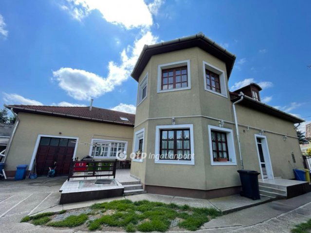 Eladó családi ház, Miskolcon 99.9 M Ft, 7 szobás