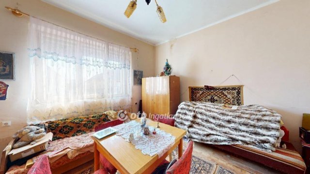 Eladó családi ház, Nyírkarászon 10 M Ft, 1 szobás