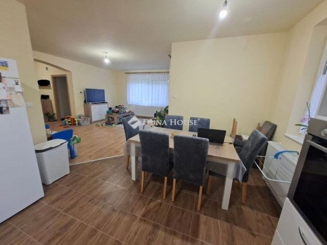 Eladó családi ház, Nagykozáron 104.9 M Ft, 2 szobás